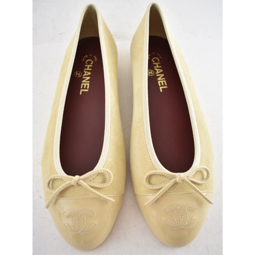 Chanel 26A Beige Suede Patent Leather CC Logo Bow Tie Ballet Ballerina Flat 39.5 - Picture 10 of 16